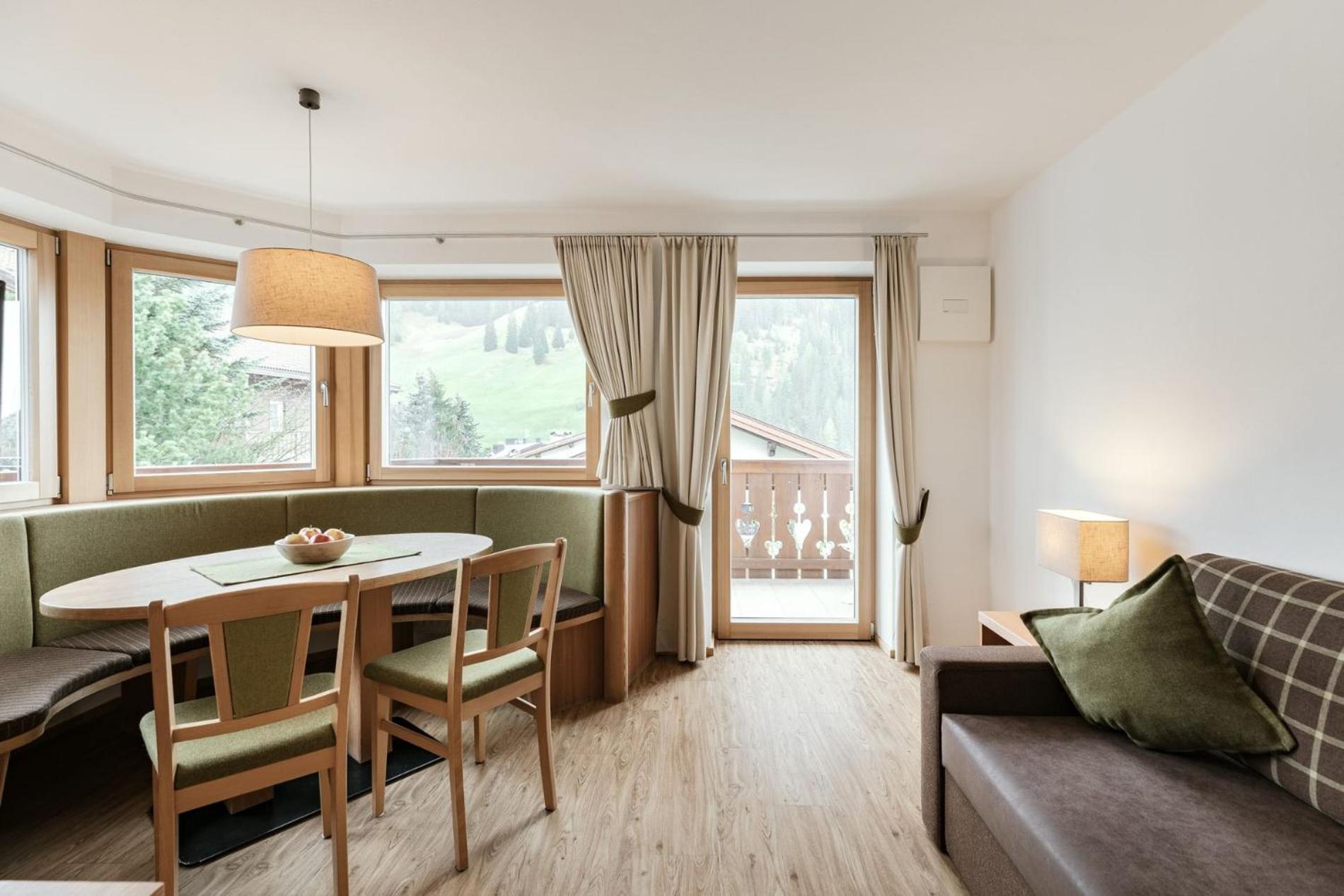 Apartments Burvel Selva di Val Gardena Habitación foto